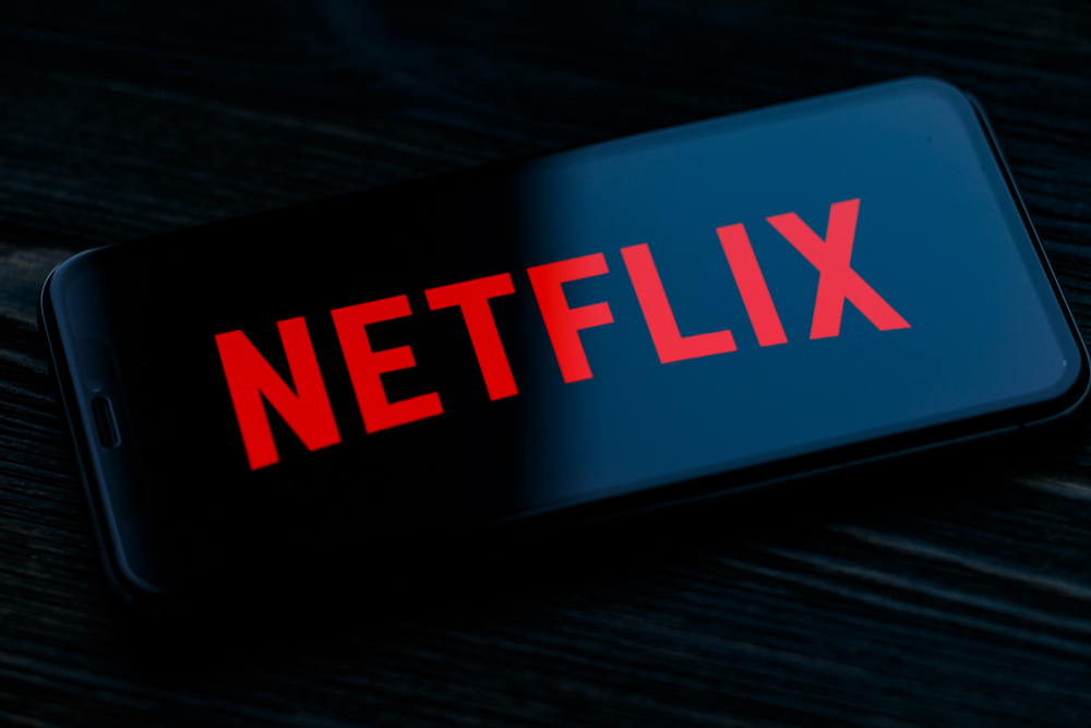 Netflix Pokes Fun At Free Netflix Scam By Recommending The Lesser Of Two Evils Designtaxi Com