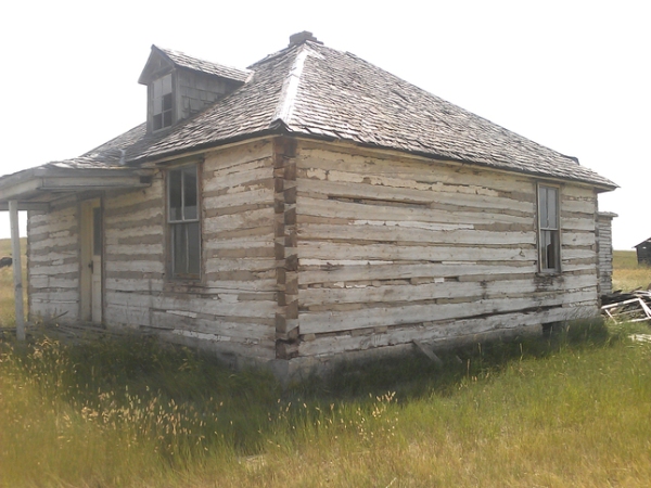 Twitter Installs 19th Century Log Cabins In Its San Francisco