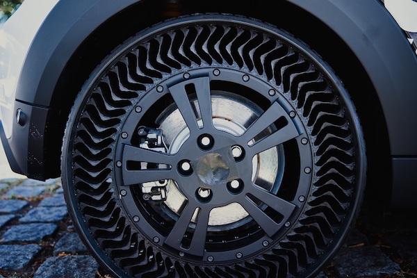 Michelin Test-Drives Its Puncture-Proof, Airless Tires For The First ...