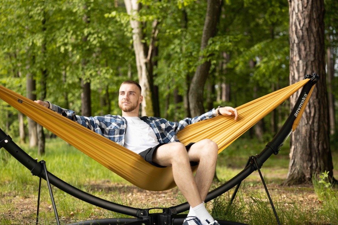 Laze Anywhere With A Portable Hammock That Takes Only Three Seconds To