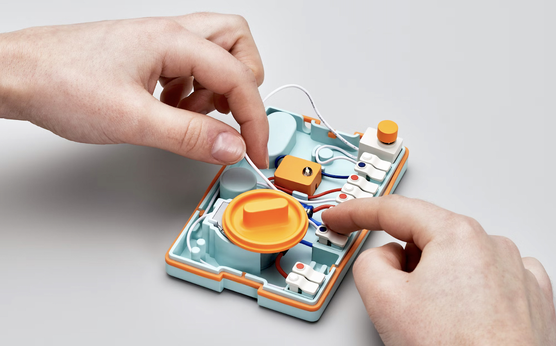 Pentagram’s DIY Flashlight Kit Brings Light And Learning To Displaced