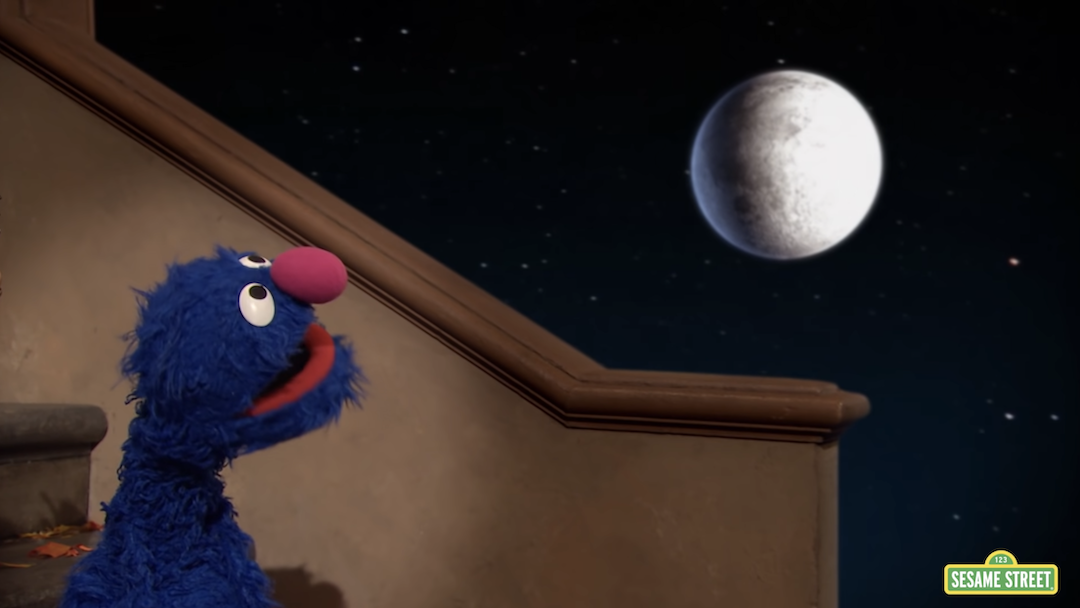 Grover-Sesame-Street-Reporter-Journalist