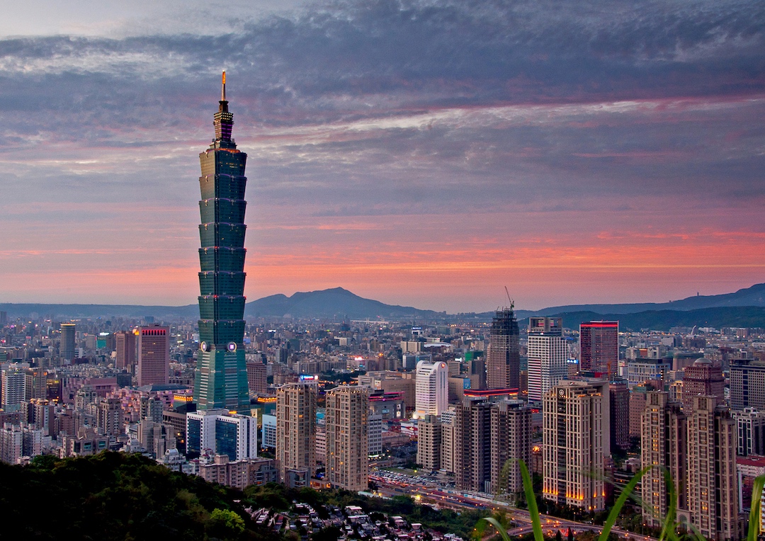 Taiwan-Earthquake-Tallest-Building-Taipe