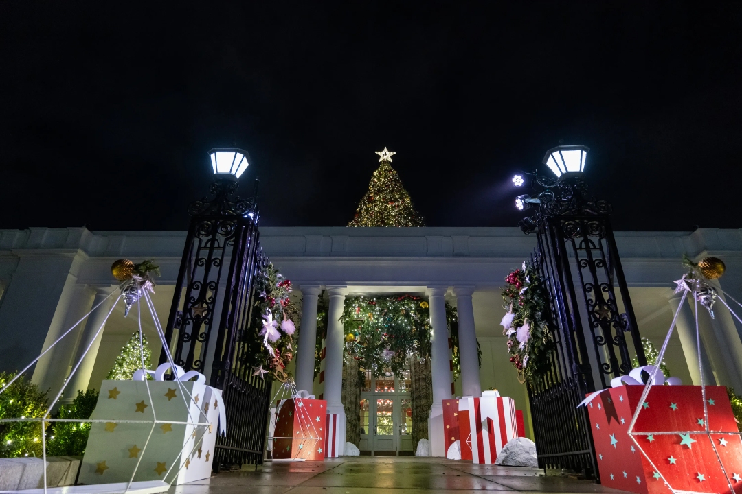 White House Unveils 2023 Christmas Makeover Evoking Childhood Joy   White House 2023 Christmas Jill Biden 10 1701142773 