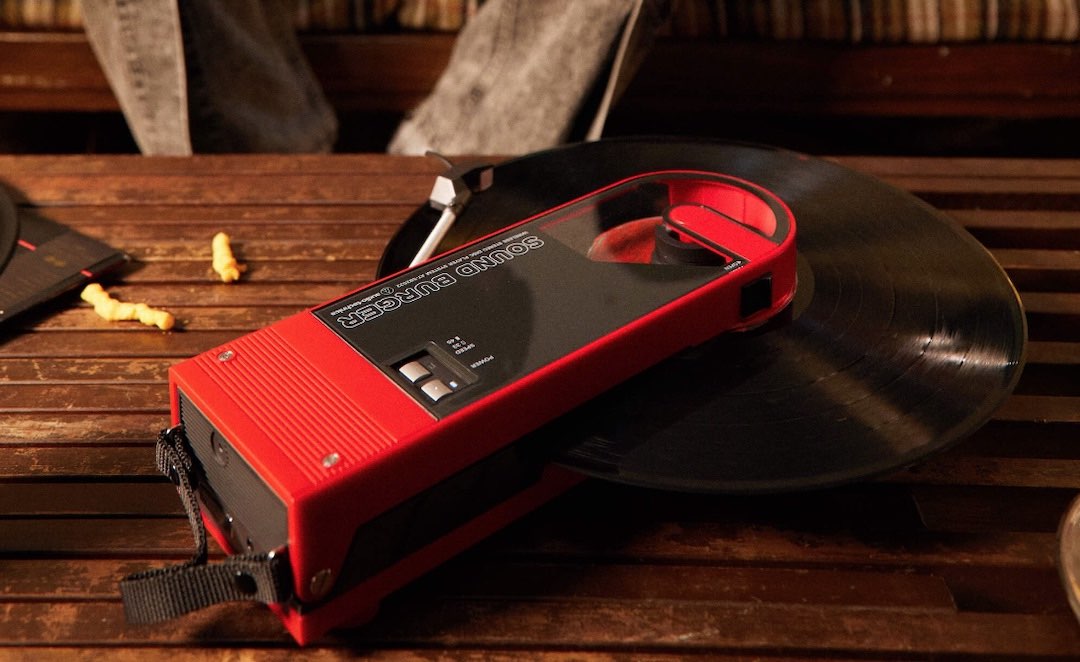 Audio-Technica Relaunches 1980 Portable Turntable With Some New Modern ...