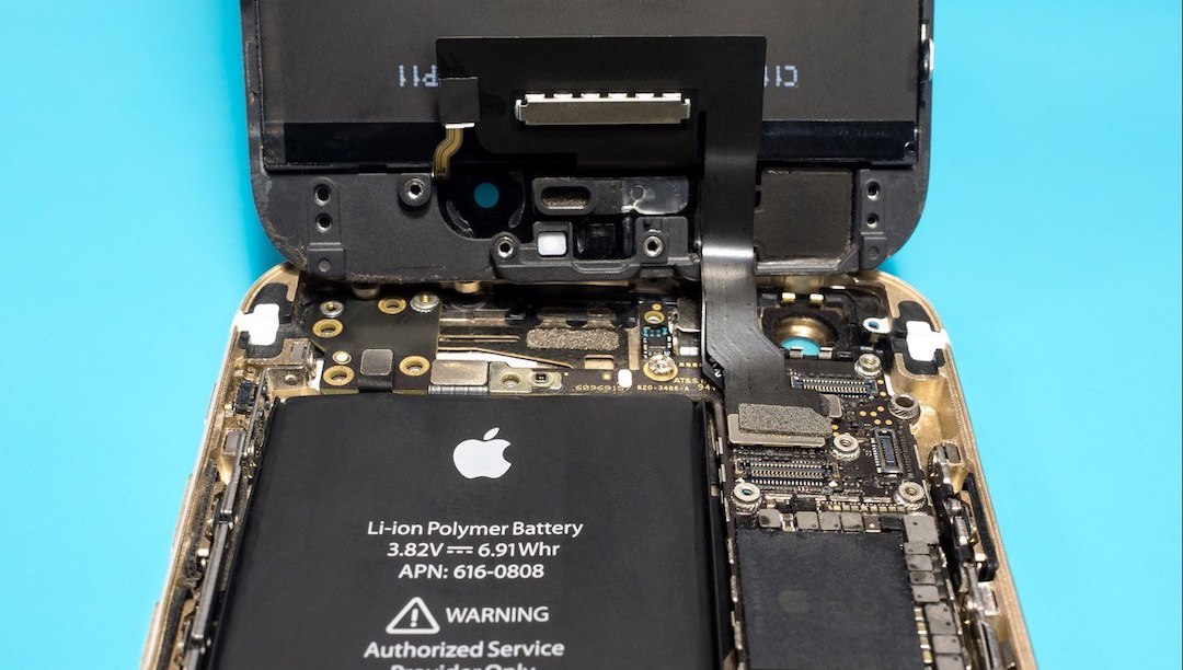 EU Rules Apple Will Have To Make iPhones With ‘Readily Removable