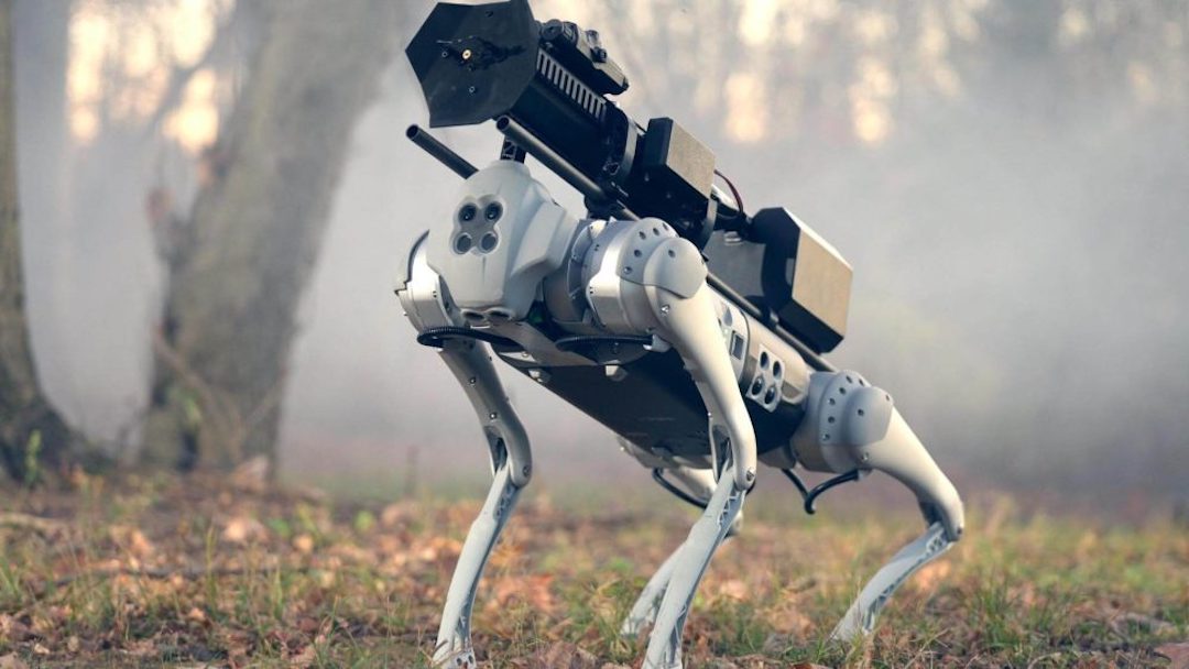 flame-throwing-robot-dog-can-stream-fire-from-over-30-feet-designtaxi