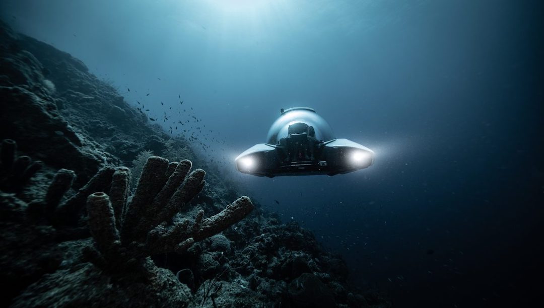 World’s First Personal Submarine Lets You Take Yourself Out On A Deep ...