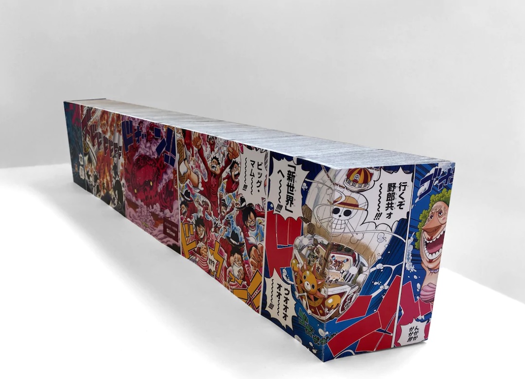 artist-compiles-world-s-longest-book-with-over-21-000-comic-pages-designtaxi